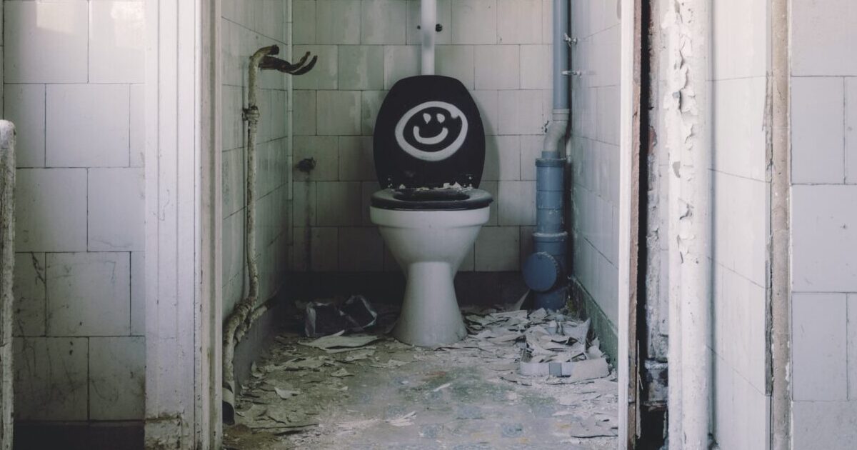 Man Rigged Toilets to Explode