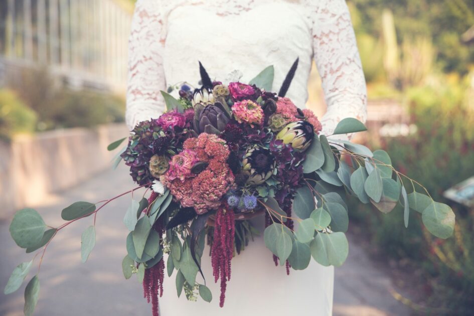 Bosnian Bridal Bouquet Brawl