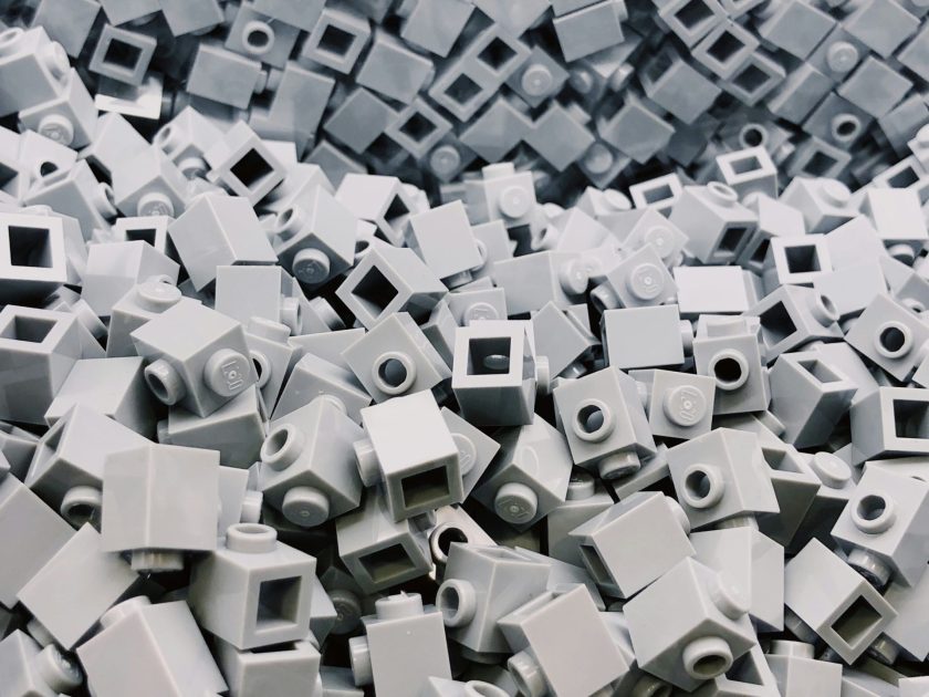 Falling Legos Injure 10 At New Year’s Event
