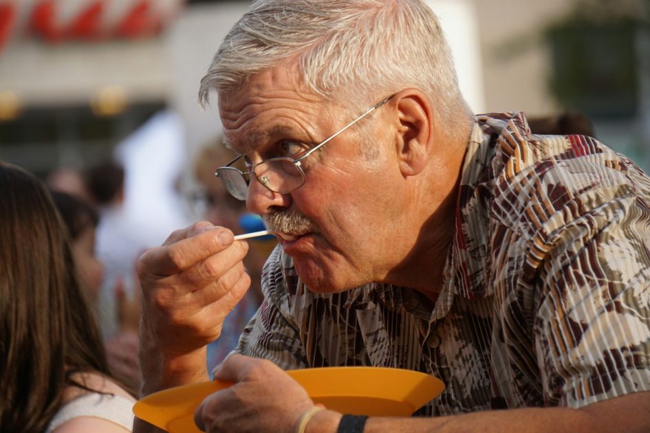 Discount Dining for Dad on Sunday