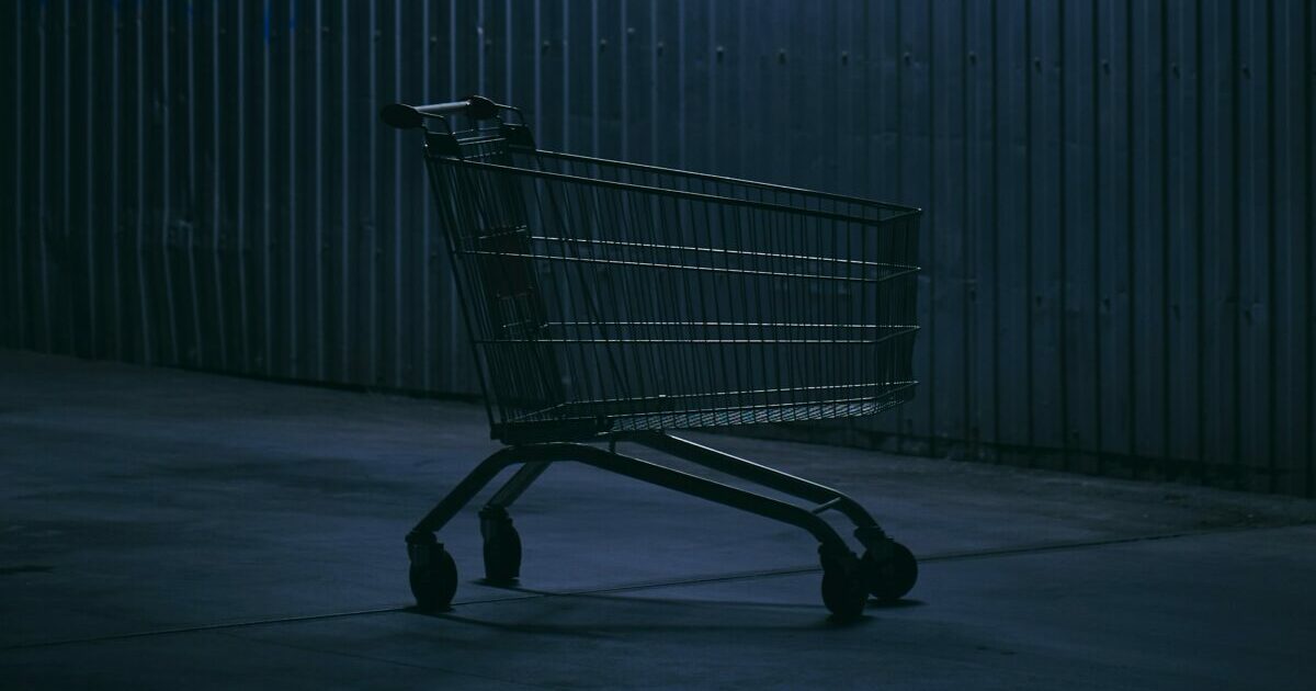 Thieves Steal 140 Sohpping Carts