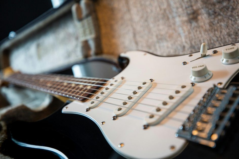 How Lindsey Buckingham Got The Perfect Guitar Sound for Rhiannon