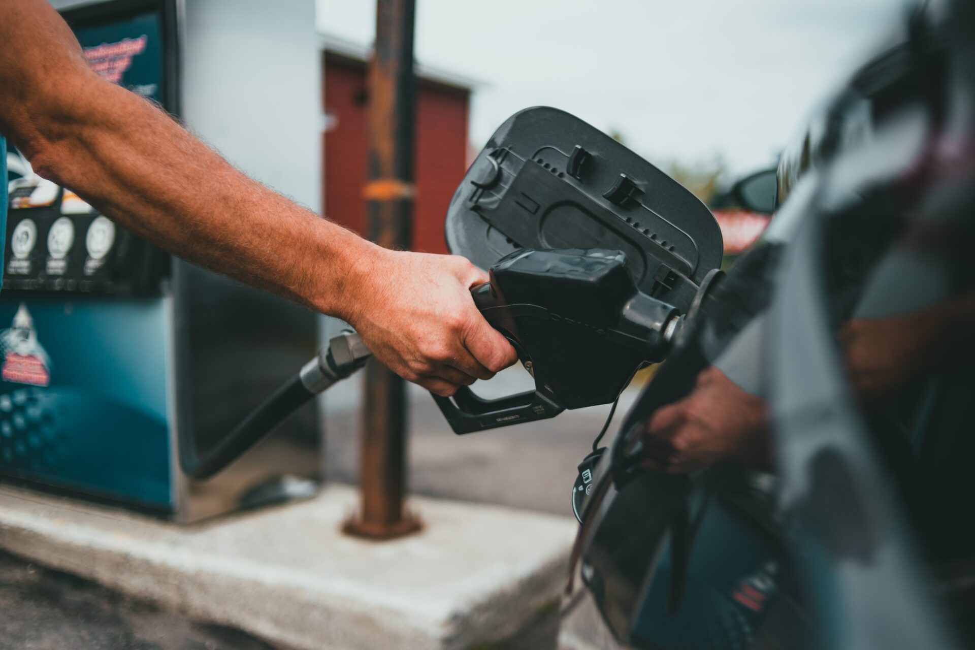 An easy way to get 5 cents back per gallon of gas now, and even MORE in 2024