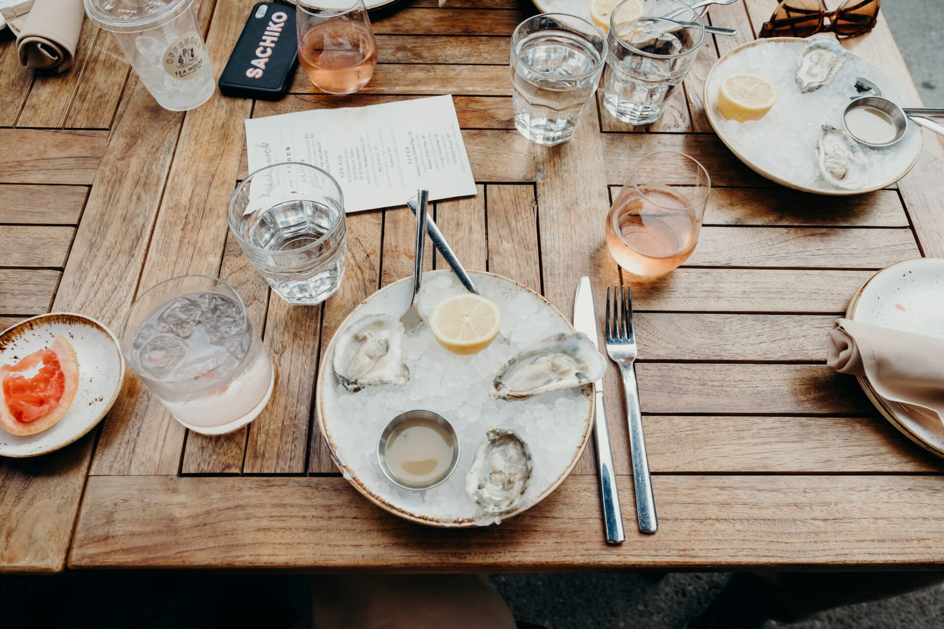 Posh Geezers Punch It Out Over Oysters and Wine in the Hamptons