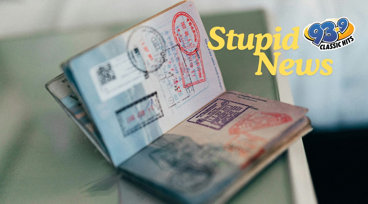 Pilot forgets Passport and has to Pull a U-Turn