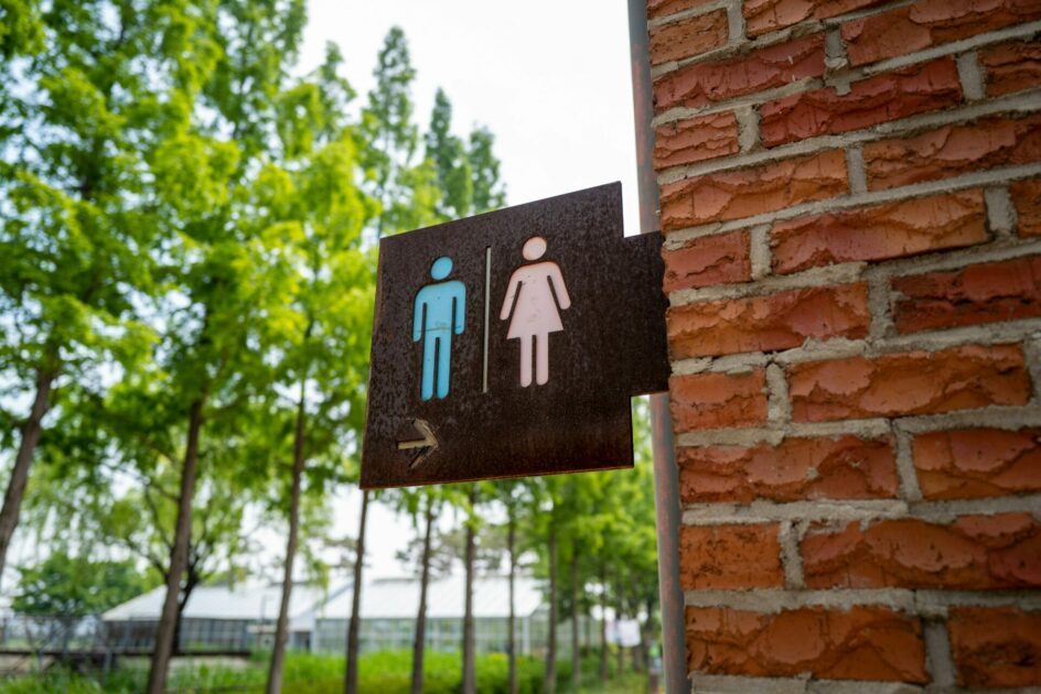 Man Shot After Using Ladies Room